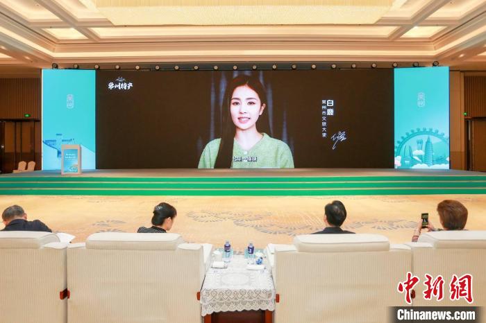 常州籍演員白鹿擔(dān)綱常州文旅大使，為家鄉(xiāng)傾情打CALL。　唐娟 攝