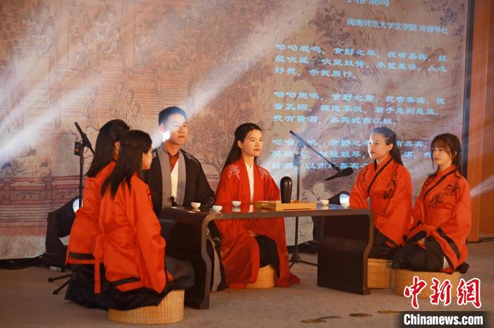 2023年閩南詩歌節(jié)開幕式暨詩歌朗誦會現(xiàn)場?！￠}南師范大學供圖