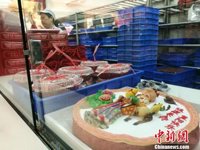 資料圖：等待銷售的重陽糕?！＄娚?攝