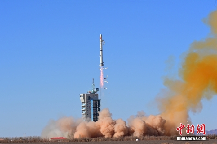 北京時(shí)間2023年11月16日11時(shí)55分，我國(guó)在酒泉衛(wèi)星發(fā)射中心使用長(zhǎng)征二號(hào)丙運(yùn)載火箭，成功將新一代海洋水色觀測(cè)衛(wèi)星發(fā)射升空，衛(wèi)星順利進(jìn)入預(yù)定軌道，發(fā)射任務(wù)獲得圓滿成功。此次任務(wù)是長(zhǎng)征系列運(yùn)載火箭第497次飛行。汪江波 攝