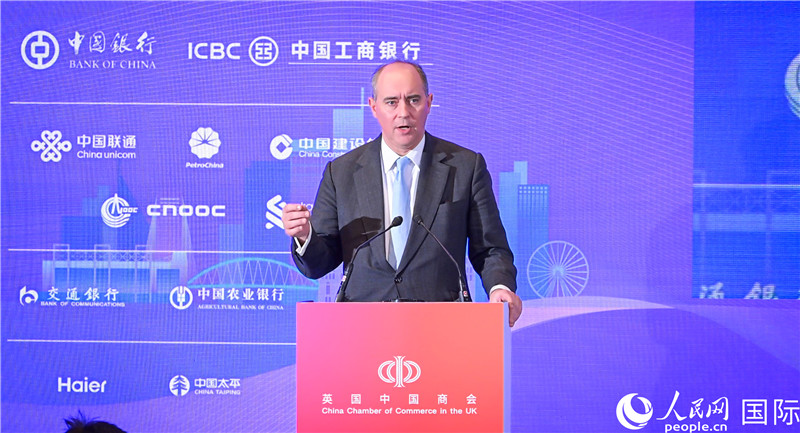 英國(guó)商業(yè)貿(mào)易部國(guó)務(wù)大臣（投資大臣）多米尼克·約翰遜與會(huì)。人民網(wǎng) 郭錦標(biāo)攝
