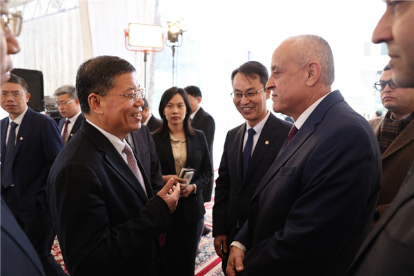 李永明同埃及住房部副部長(zhǎng)會(huì)談交流。主辦方供圖