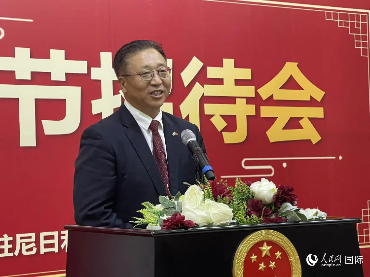中國駐尼日利亞大使崔建春致辭。人民網(wǎng)記者 姜宣攝