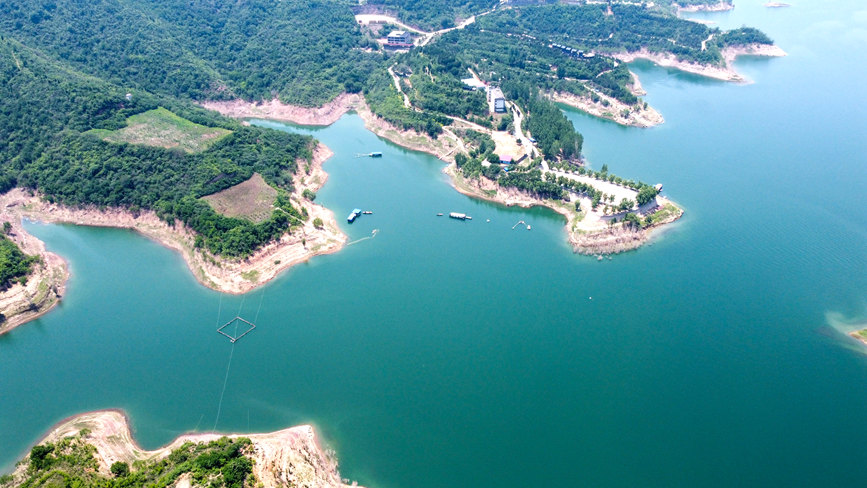 河南洛陽市孟津區(qū)境內(nèi)的黃河小浪底風景區(qū)黃鹿山景點風光。黃政偉攝