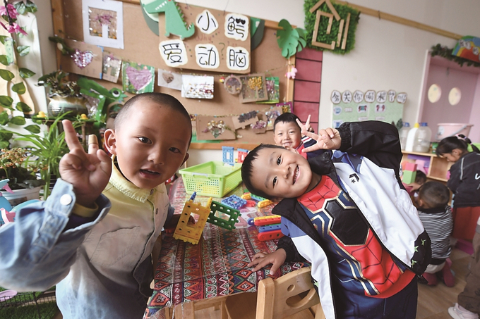 江蘇援建的拉薩市江蘇實(shí)驗(yàn)幼兒園，所有師資在江蘇接受培訓(xùn)，打造具有江蘇水準(zhǔn)的優(yōu)質(zhì)學(xué)前教育資源。 本報(bào)記者 萬程鵬 攝