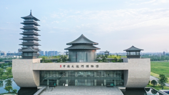  運(yùn)河畔的揚(yáng)州中國大運(yùn)河博物館。 齊立廣攝