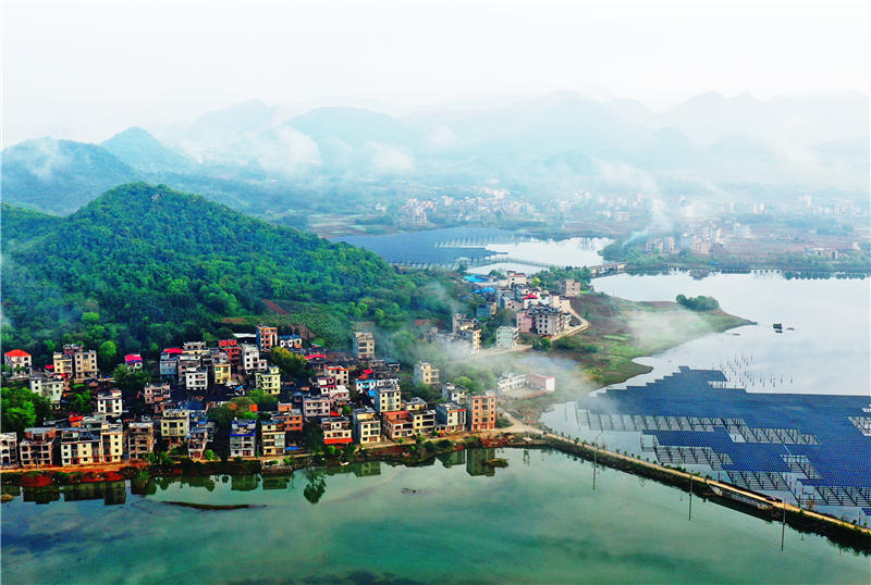 湖南省郴州市嘉禾縣千家洞水庫(kù)風(fēng)光。黃春濤攝