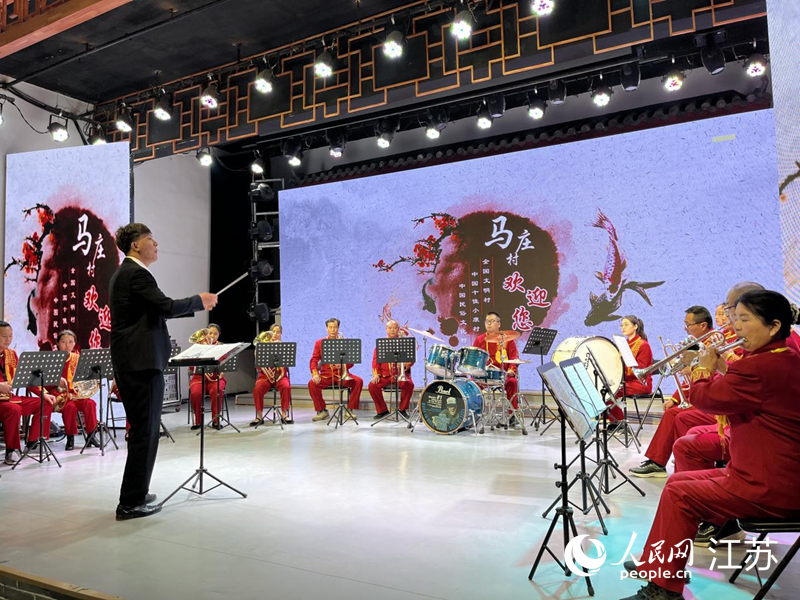 馬莊農(nóng)民樂團在排練節(jié)目。人民網(wǎng) 李子佩攝
