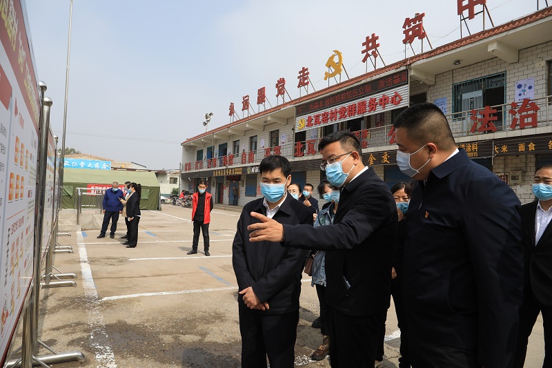 張農(nóng)壽在晉源街道北瓦窯村調(diào)研抓黨建促基層治理能力提升專項行動落實工作。