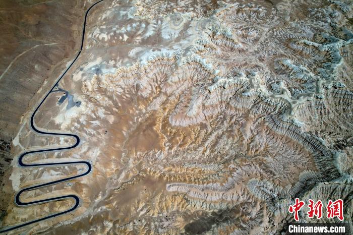 4月5日，西藏阿里札達(dá)土林。(無人機(jī)照片) 李林 攝