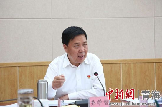 圖為黃南州州長喬學(xué)智講話。黃宣攝