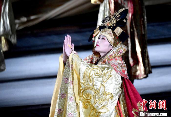 3月17日，西藏拉薩，《文成公主》大型史詩(shī)劇演出現(xiàn)場(chǎng)。　李林 攝
