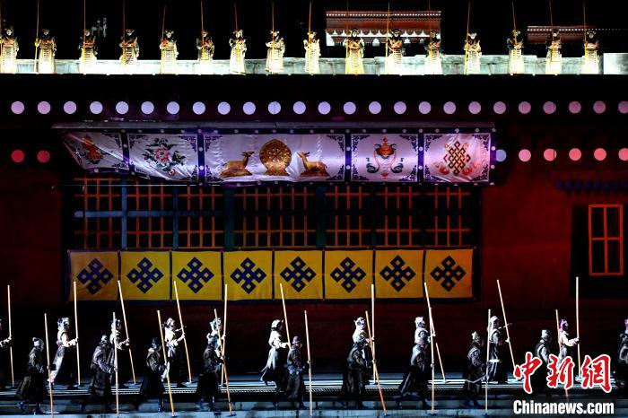3月17日，西藏拉薩，《文成公主》大型史詩(shī)劇演出現(xiàn)場(chǎng)?！±盍?攝