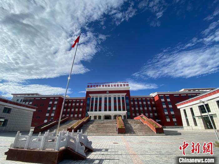 瀾滄江畔開出“教育格?；ā保含F(xiàn)代教育和生態(tài)教育并重