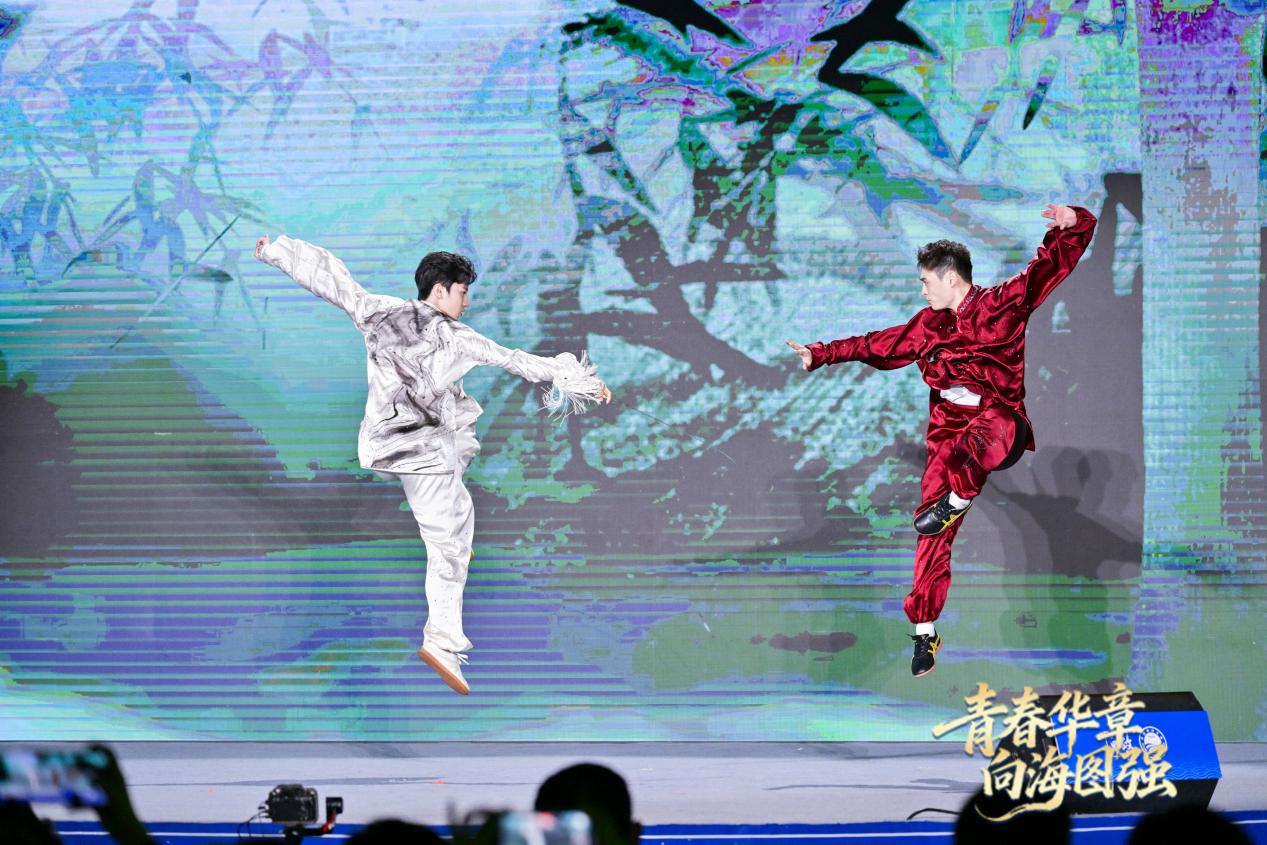 全運(yùn)健兒劉德文、紀(jì)豪（左）帶來“青春有我”的澎湃活力。主辦方供圖