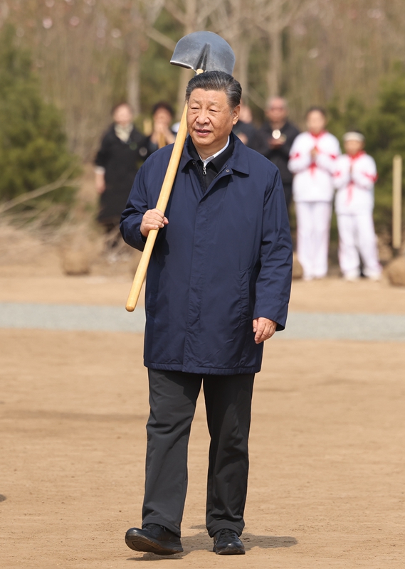 2024年4月3日，習(xí)近平總書記來到北京市通州區(qū)潞城鎮(zhèn)參加首都義務(wù)植樹活動。