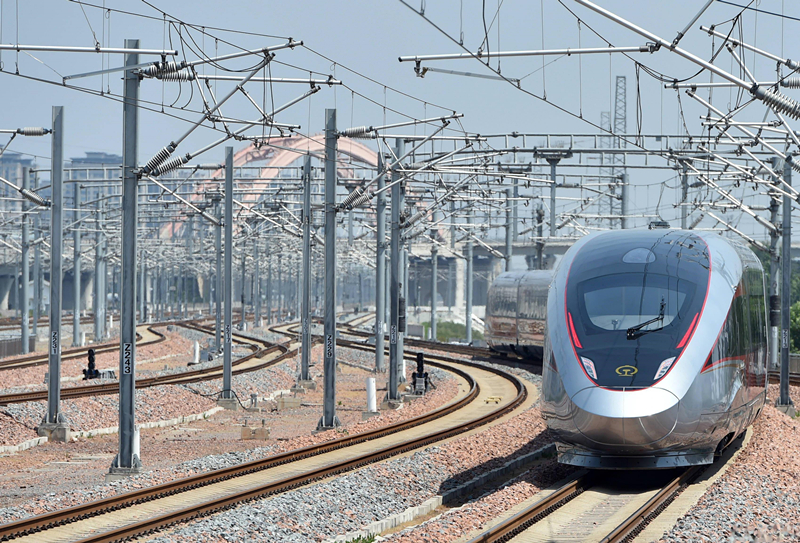 2022年6月20日，濟(jì)鄭高鐵鄭州首發(fā)G9206次列車駛出鄭州東站。