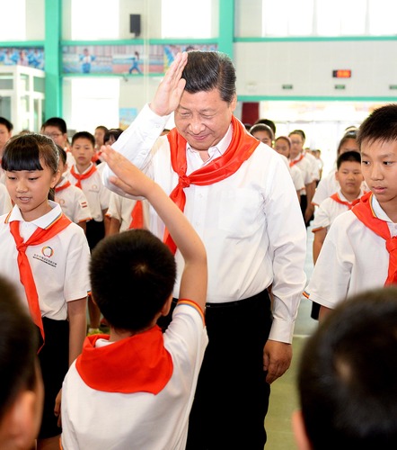 2014年5月30日，習(xí)近平總書記來到北京市海淀區(qū)民族小學(xué)，參加慶?！傲弧眹H兒童節(jié)活動。