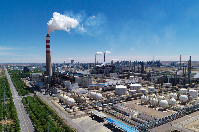 2021年5月16日拍攝的寧夏寧東能源化工基地。