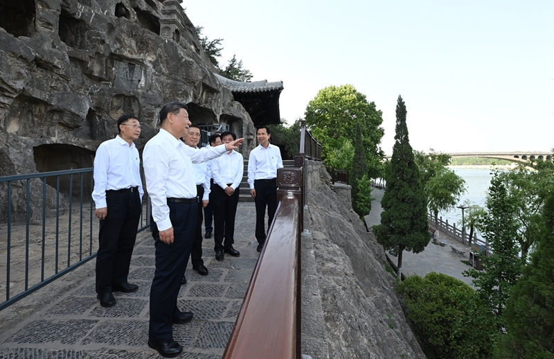 2025年5月19日至20日，中共中央總書記、國家主席、中央軍委主席習(xí)近平在河南考察。這是19日下午，習(xí)近平在洛陽龍門石窟考察。新華社記者 謝環(huán)馳 攝