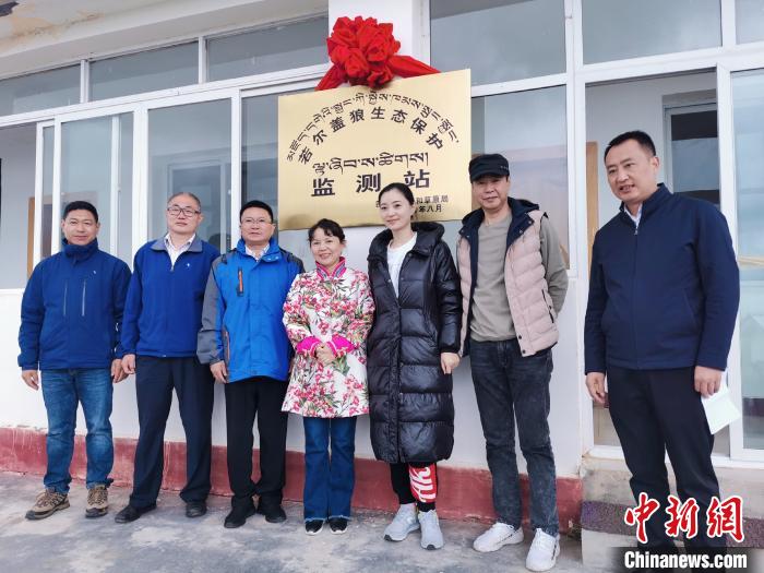 揭牌儀式現(xiàn)場。　張楊 攝