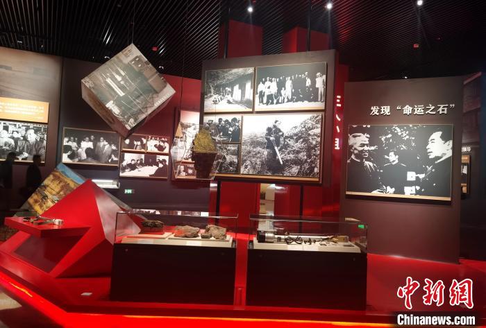 圖為紀(jì)念館內(nèi)部一角?！《∮衩?攝