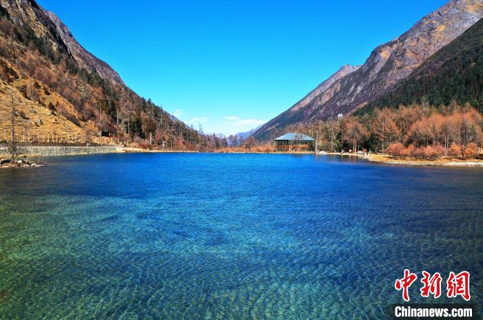 畢棚溝景區(qū)風(fēng)光?！“苍?攝