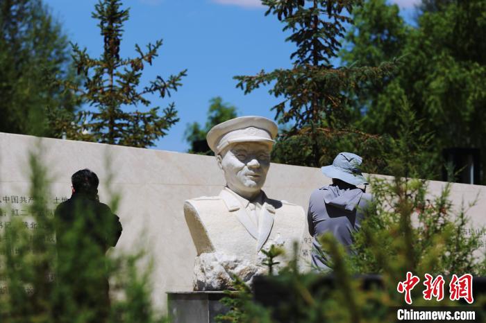 青海格爾木:在將軍樓感知青藏公路筑路史