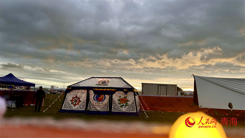 民族風(fēng)情帳篷。人民網(wǎng) 陳明菊攝