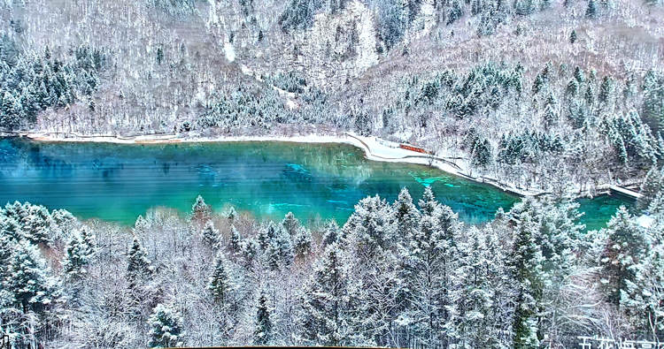雪景中的五花海。九管局供圖