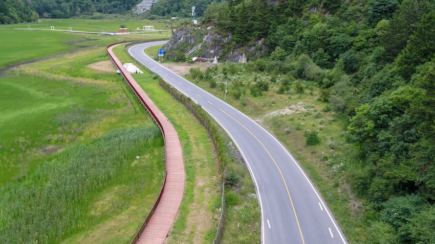 甘海子景區(qū)的漫游道。四川省交通運輸廳公路局供圖