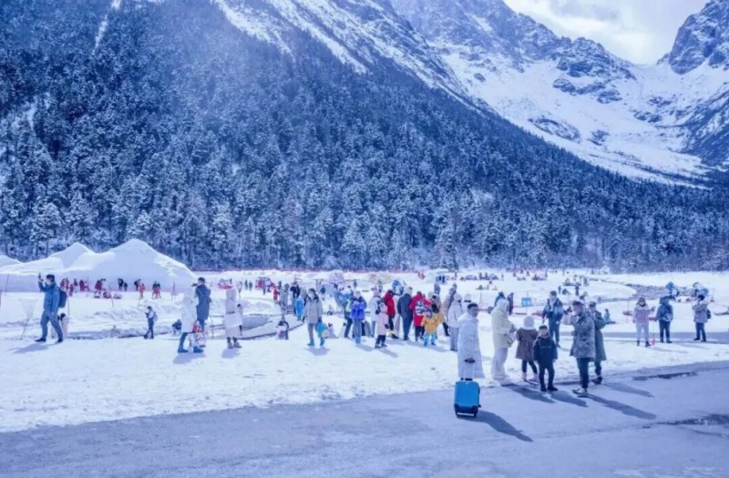 太子嶺滑雪場(chǎng)。阿壩州文廣旅局供圖