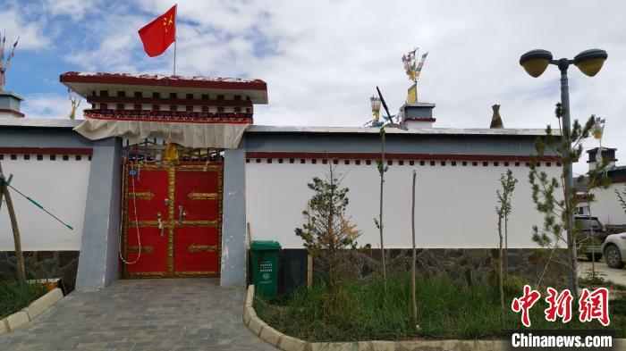 圖為群培新家外景?！垈?攝