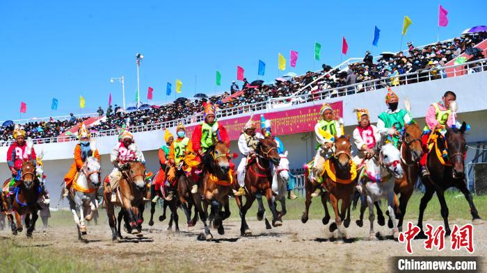 圖為開賽瞬間?！垈?攝