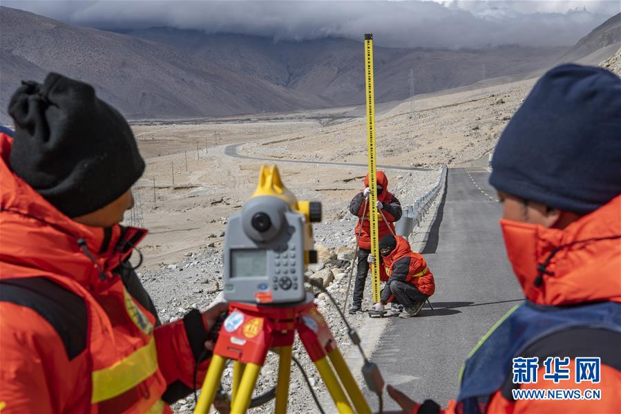 （新華全媒頭條·圖文互動(dòng)）（10）往更高處長(zhǎng)、往長(zhǎng)春北京方向移動(dòng)——來(lái)自海拔8848.86米的報(bào)告