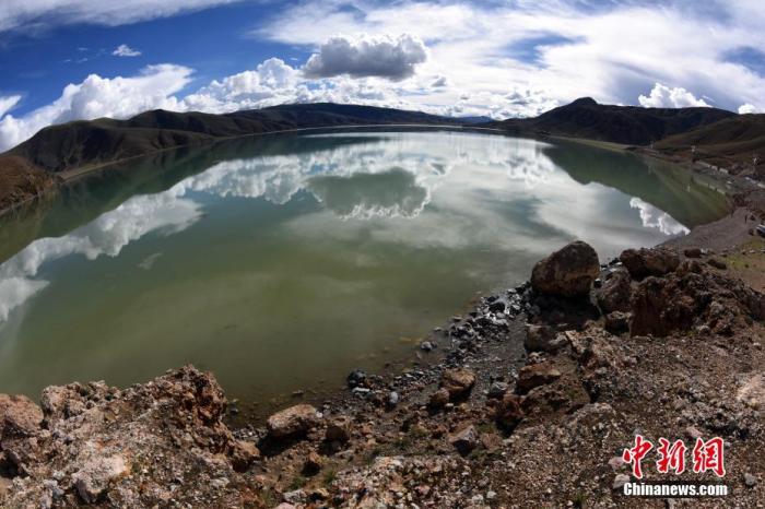 圖為浪錯(cuò)夏日美景。 <a target='_blank' ><p  align=