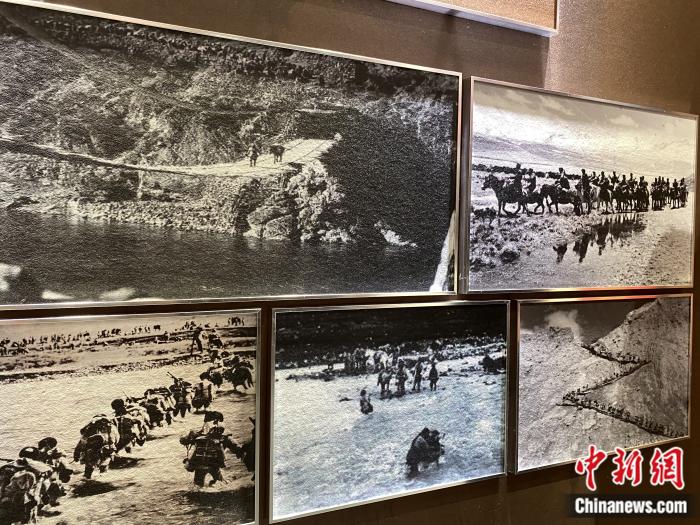紅樓內(nèi)展廳，圖為昌都戰(zhàn)役中的人民解放軍。彭寧鈴 攝