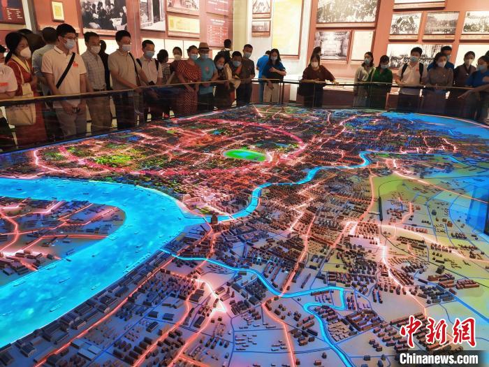 日喀則文化與旅游管理工作者上?！叭〗?jīng)”領(lǐng)悟生態(tài)旅游內(nèi)涵