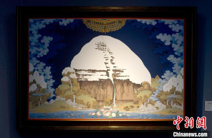 圖為5月16日，展覽中新創(chuàng)唐卡作品《岡底斯山》?！±盍?攝