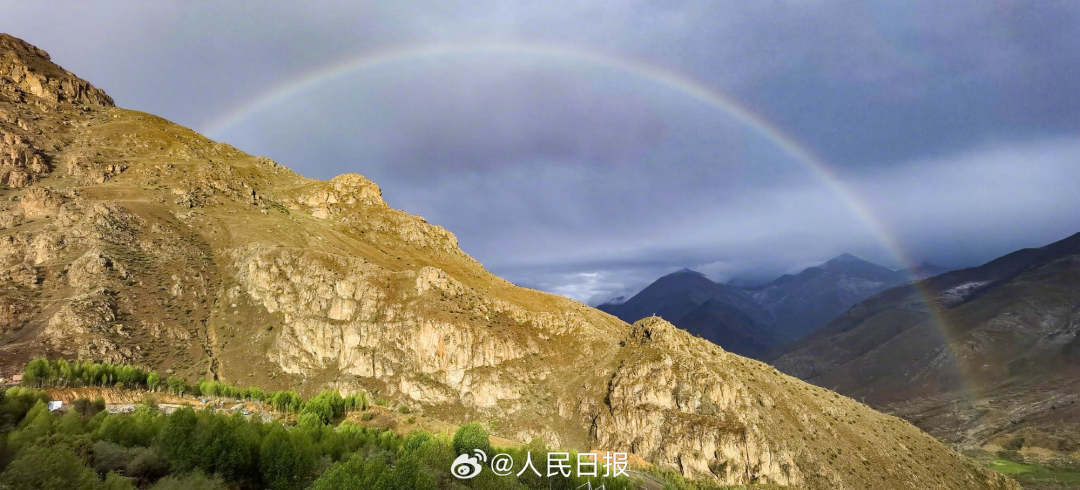 接好運(yùn)！青藏高原現(xiàn)巨大彩虹橋