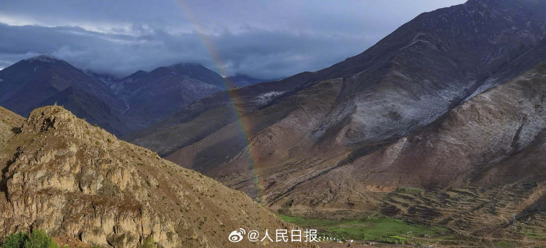 接好運(yùn)！青藏高原現(xiàn)巨大彩虹橋