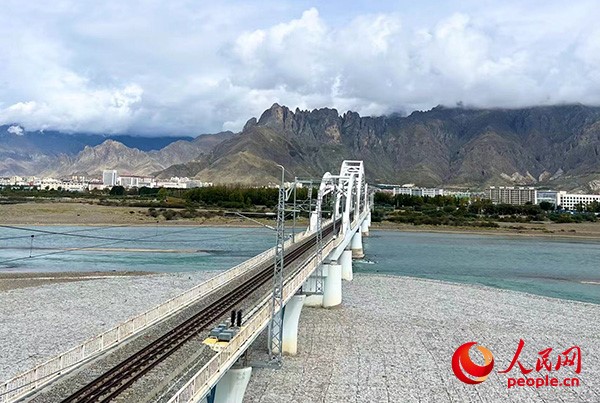 拉薩河特大橋。張敏穎 攝