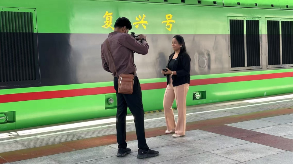 “中國在保護(hù)自然環(huán)境的同時(shí)實(shí)現(xiàn)了高度現(xiàn)代化！” ——多國記者眼中的現(xiàn)代西藏_fororder_圖片4