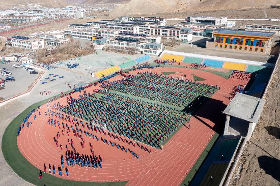 定日縣第二初級中學(xué)全貌。人民網(wǎng)記者 翁奇羽攝