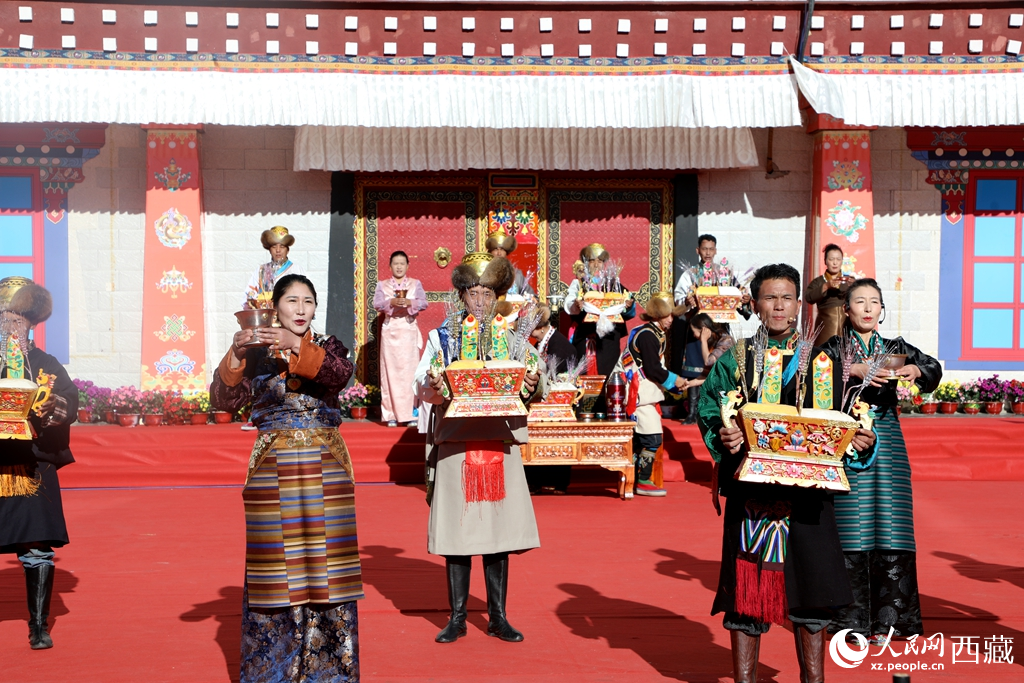 雅礱“村晚”鬧新春。人民網(wǎng)記者 吳雨仁攝