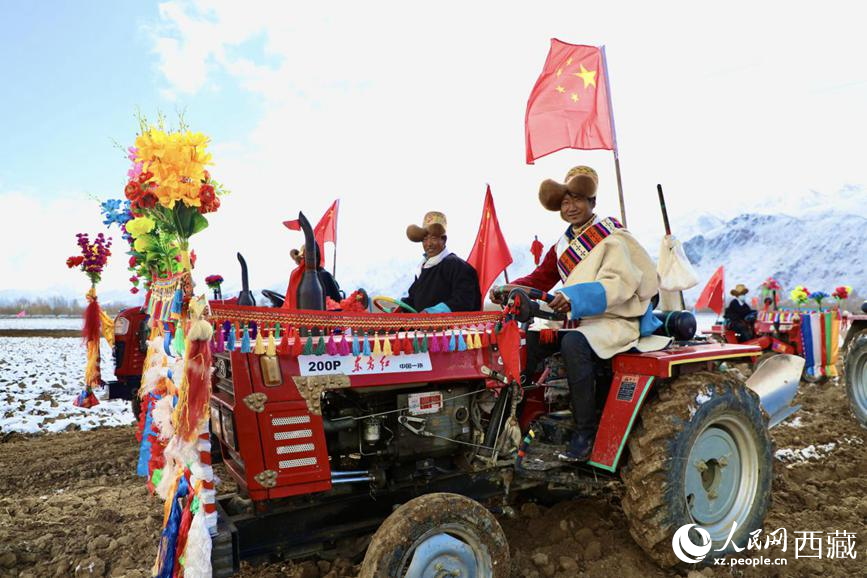 拉薩市墨竹工卡縣唐加鄉(xiāng)莫沖村的春耕儀式現(xiàn)場。人民網(wǎng) 次仁羅布攝