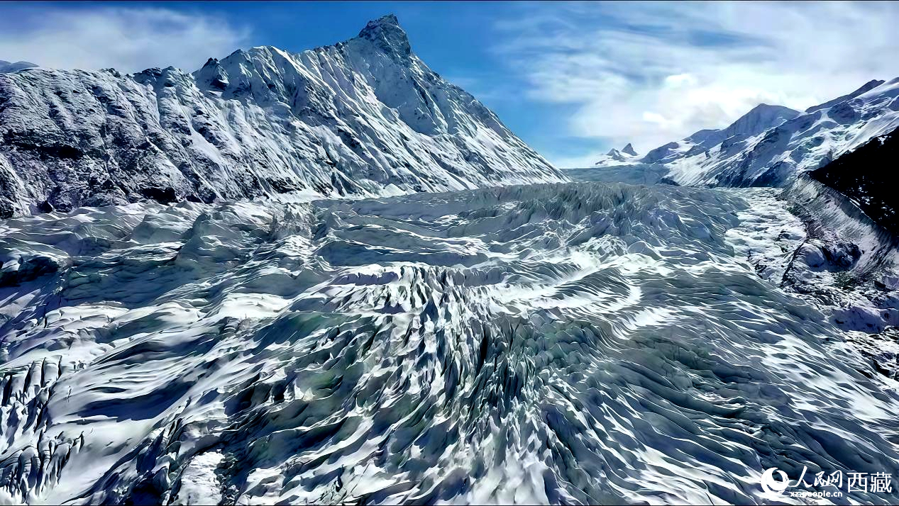 依噶冰川位于那曲市嘉黎縣尼屋鄉(xiāng)。