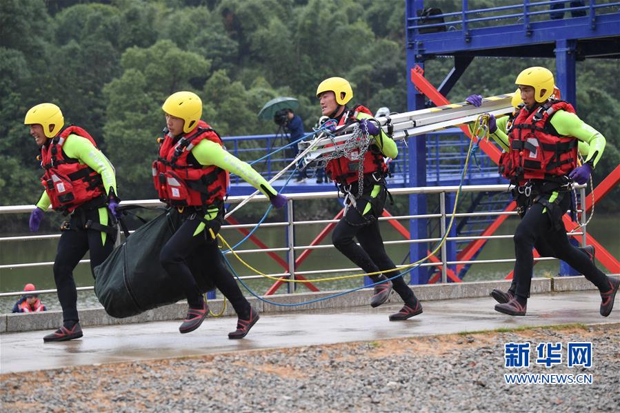 （社會）（1）全國森林消防隊伍“火焰藍”首屆特種救援技能比武舉行