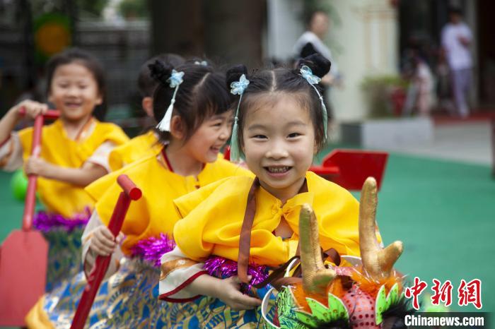 福建將樂(lè)：傳統(tǒng)文化游戲過(guò)節(jié)盡情釋放童真