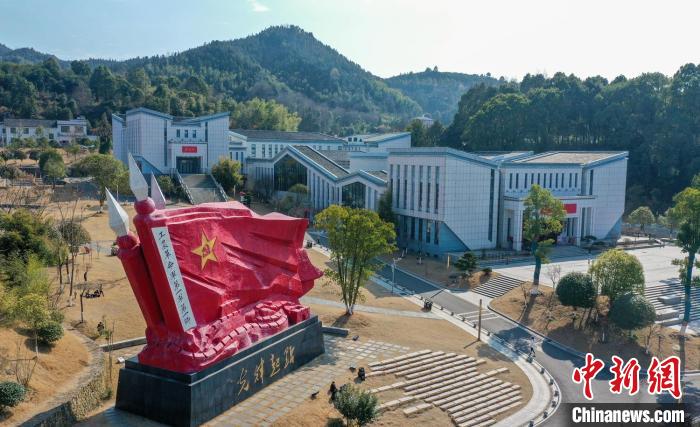 文家市鎮(zhèn)秋收廣場。　楊華峰 攝